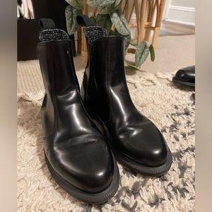 Dr. Martens FLORA WOMEN'S SMOOTH LEATHER CHELSEA BOOTS, 8